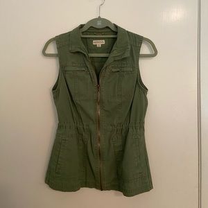 Green cargo vest